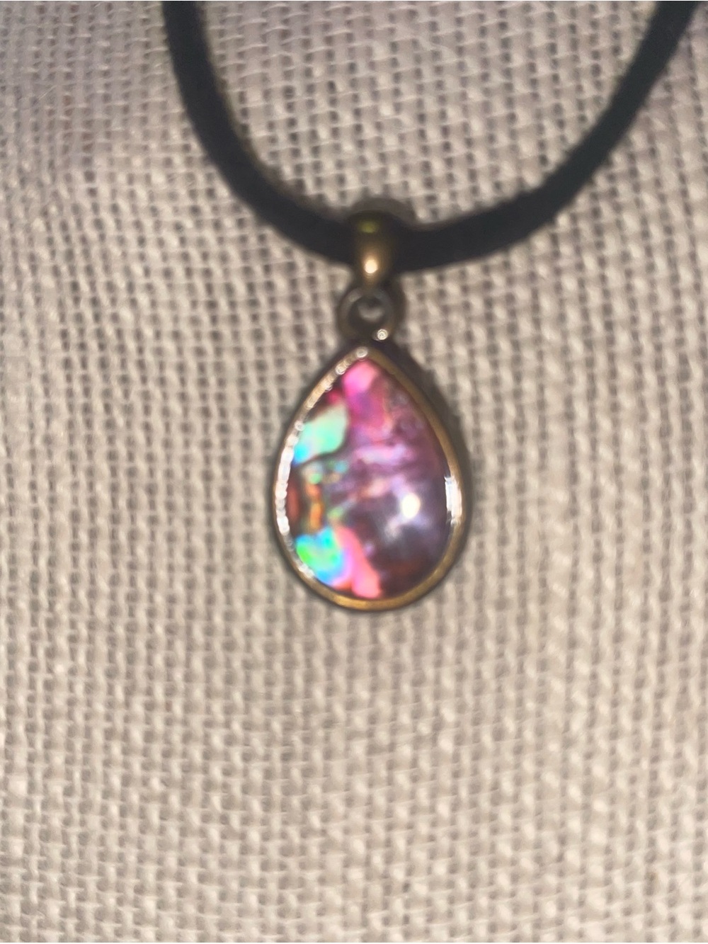 Iridescent Pink Teardrop Pendant Necklace